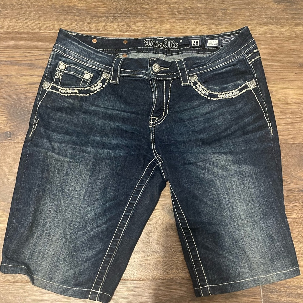 Miss Me Mid Rise Shorts - Picture 2 of 4